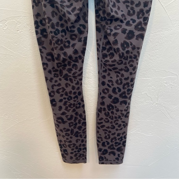 VARLEY CENTURY GREY CHEETAH LEOPARD ANIMAL PRINT CROPPED HIGH RISE LEGGINGS - Picture 11 of 16